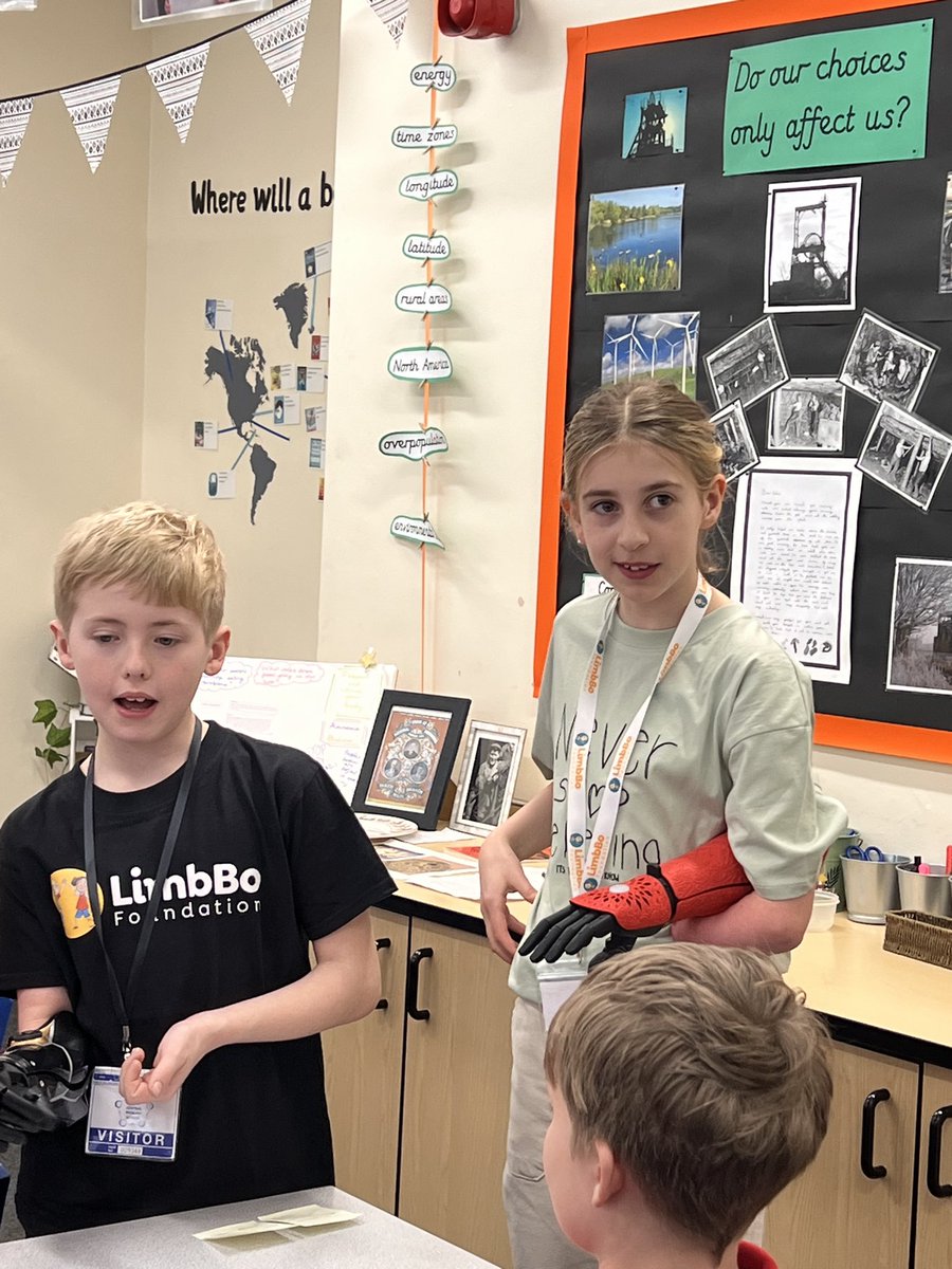 Yesterday two of our awesome young #ambassadors came with me to talk to a yr 5 class about life with a #limbdifference - they were met with kindness and curiosity, lots of questions and lots of smiles #limbdifferenceawareness @openbionics @SighSam @KoalaaCommunity @HYWEL_ROBERTS