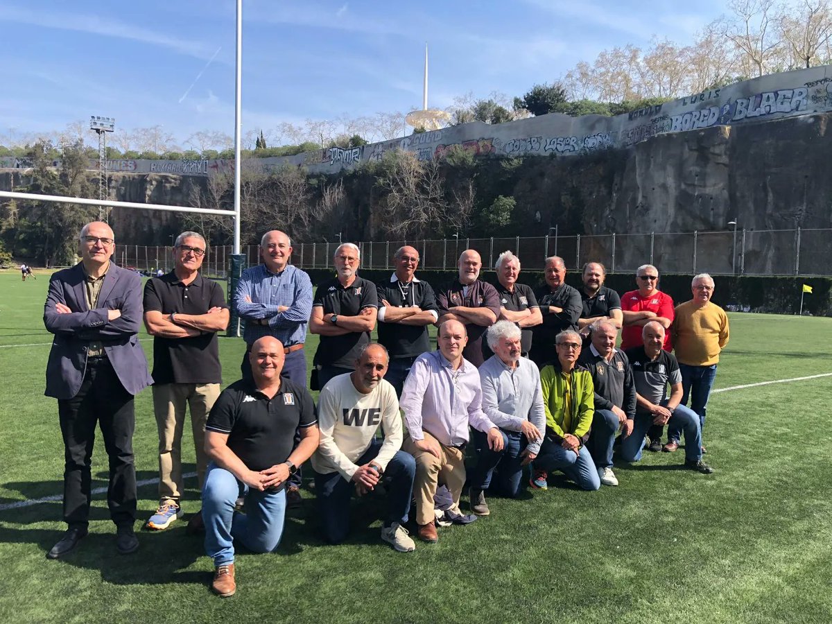 ⚫ VETERANS ⚫ Dissabte, dins dels diferents actes de celebració del 95è aniversari del club, es va commemorar l'ascens del sènior masculí a DH la temporada 86/87 amb el patrocini de @cacaolat 💪🏻 Va ser una jornada de retrobaments i molt de rugby🏉 #SOMBUC #SOMCLUB