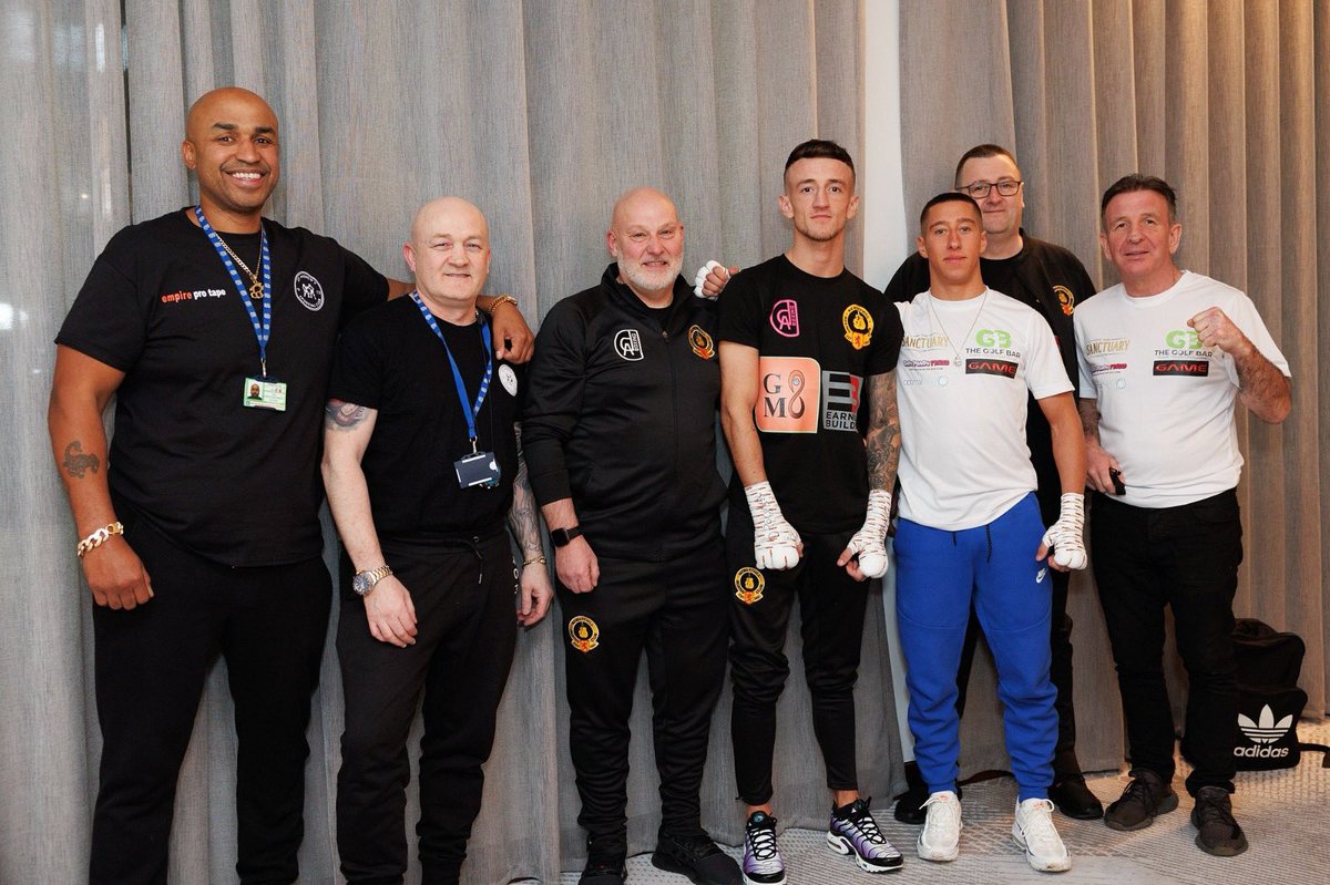 crueljohno's tweet photo. Behind the scenes at @StAndrewsSC fight night-  Shaun Anderson, Wull Downie @Dylanarbuckle5 , Michael McCrone, Willy Arbuckle &amp; Kris McAdam #Boxing https://t.co/CDk9kmzWWn