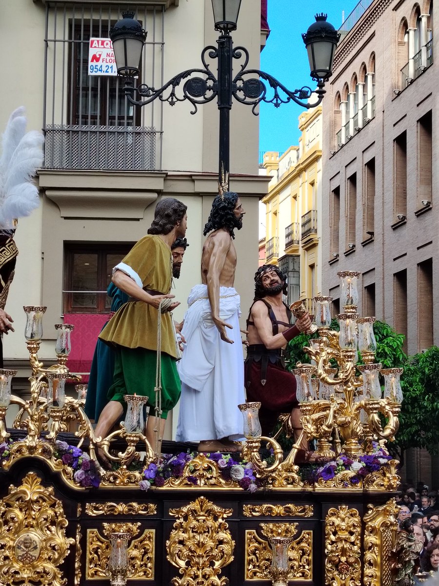 Sin duda, impresionante 😍

#SSantaSevilla24 <a href="/GonzaloGarrigos/">Gonzalo Garrigos</a>