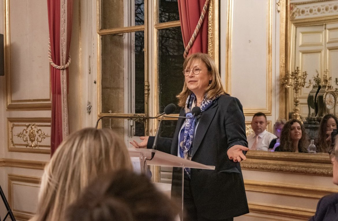 📢News RSE N°43 
newsrse.fr/2024/03/22/la-…
🔎L’édito de <a href="/NBarsali/">Nora Barsali</a>
✨"Femmes Rôles Modèles" : Découvrez cette nouvelle rubrique
🤝Lancement des Dîners de l’Égalité au Sénat, par Nora Barsali, fondatrice de l’association Rôles Modèles, avec le parrainage de <a href="/verienparent/">Dominique Verien</a>