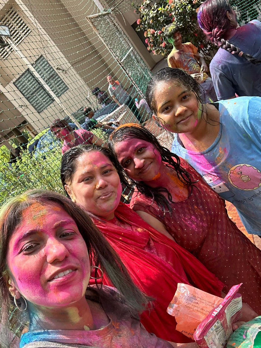 होली के रंग दोस्तों के संग। 😊
#Holi2024 #HoliCelebration #HoliFestival #HoliFestivalOfColours