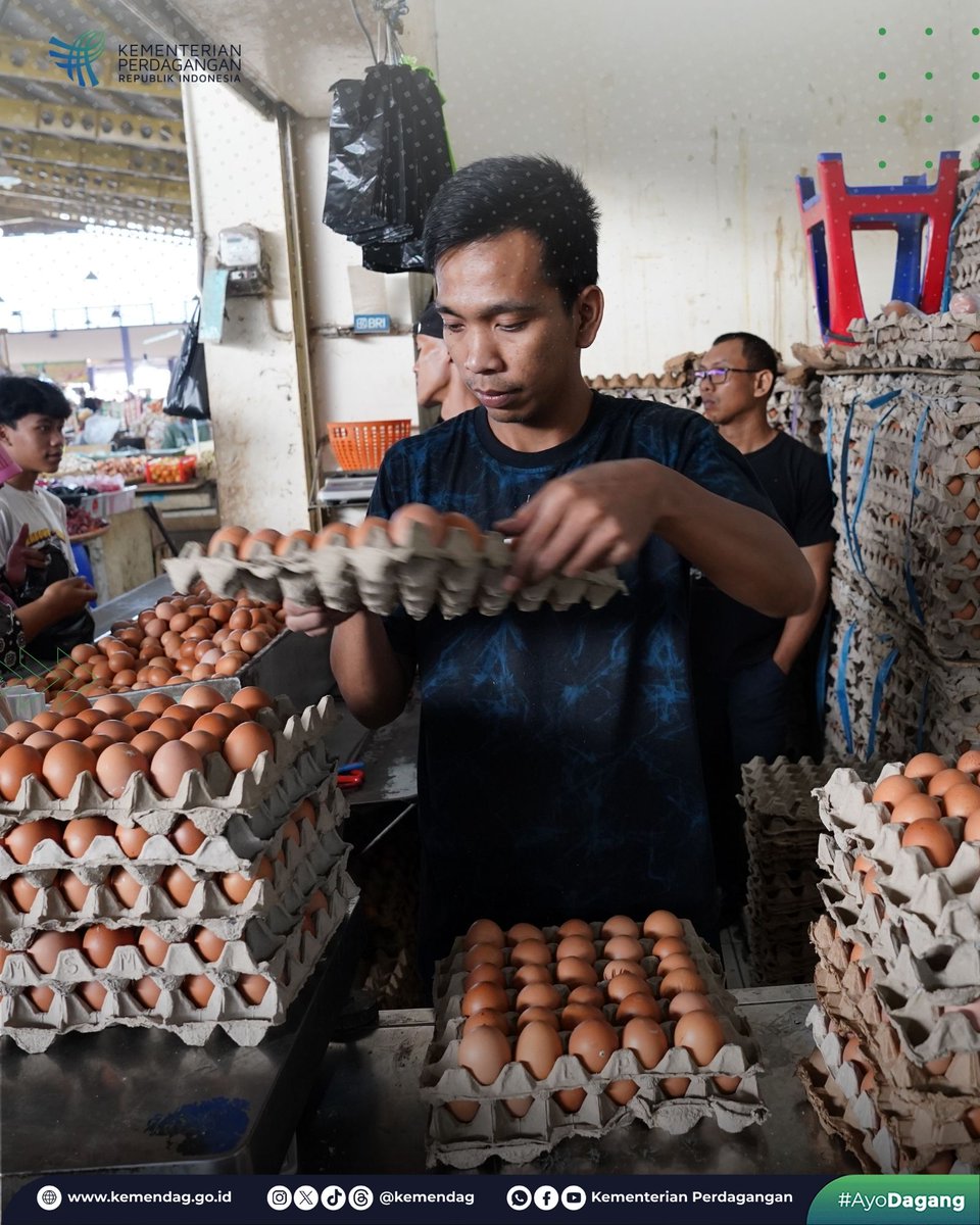 5. 'Pengusaha petelur, modalnya Rp25.500/kg, sedangkan harga jual Rp24.000/kg. Tadi, harga telur di pasar Rp26.400/kg, sangat tipis dengan modal yang dikeluarkan peternak,' ungkap Mendag @ZUL_Hasan.

#StabilisasiHarga 
#AyoDagang