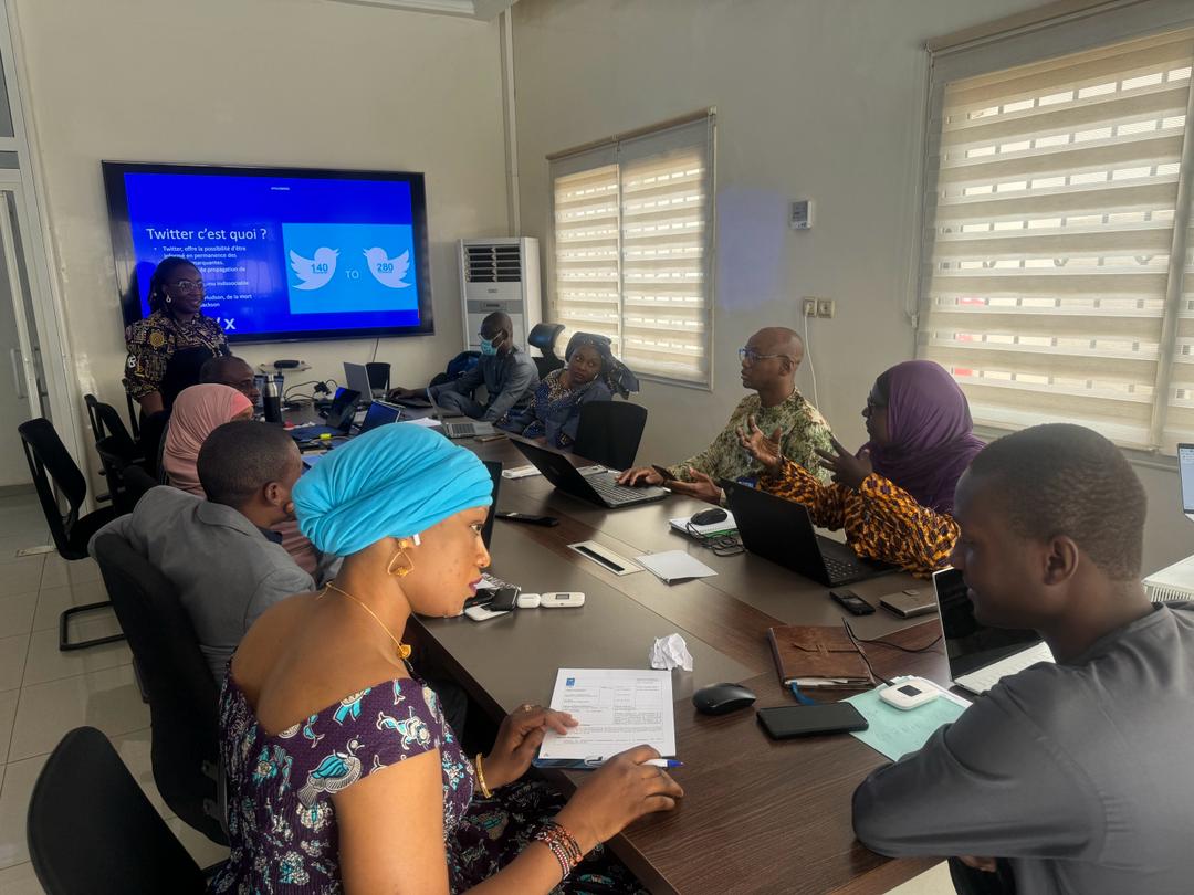 PnudNiger's tweet image. Notre staff de l&apos;unité Gouvernance-Paix-Securité &amp;amp; #Stabilisation du @PnudNiger 🇳🇪s&apos;actualise sur l&apos;utilisation de @X et @Linkedin ainsi que la gestion de l&apos;identité numérique💻 à l&apos;ere du digital. #ODD16 @jayneyeboah @KouassiNicole