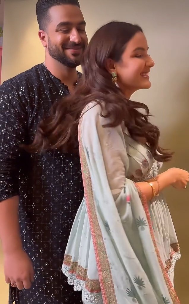Cute reel 💗
<a href="/jasminbhasin/">Jasmine bhasin</a> <a href="/alyGoni/">Aly Goni</a>
#JasminBhasin #AlyGoni
#JasLy #Jasminians #Kurti
