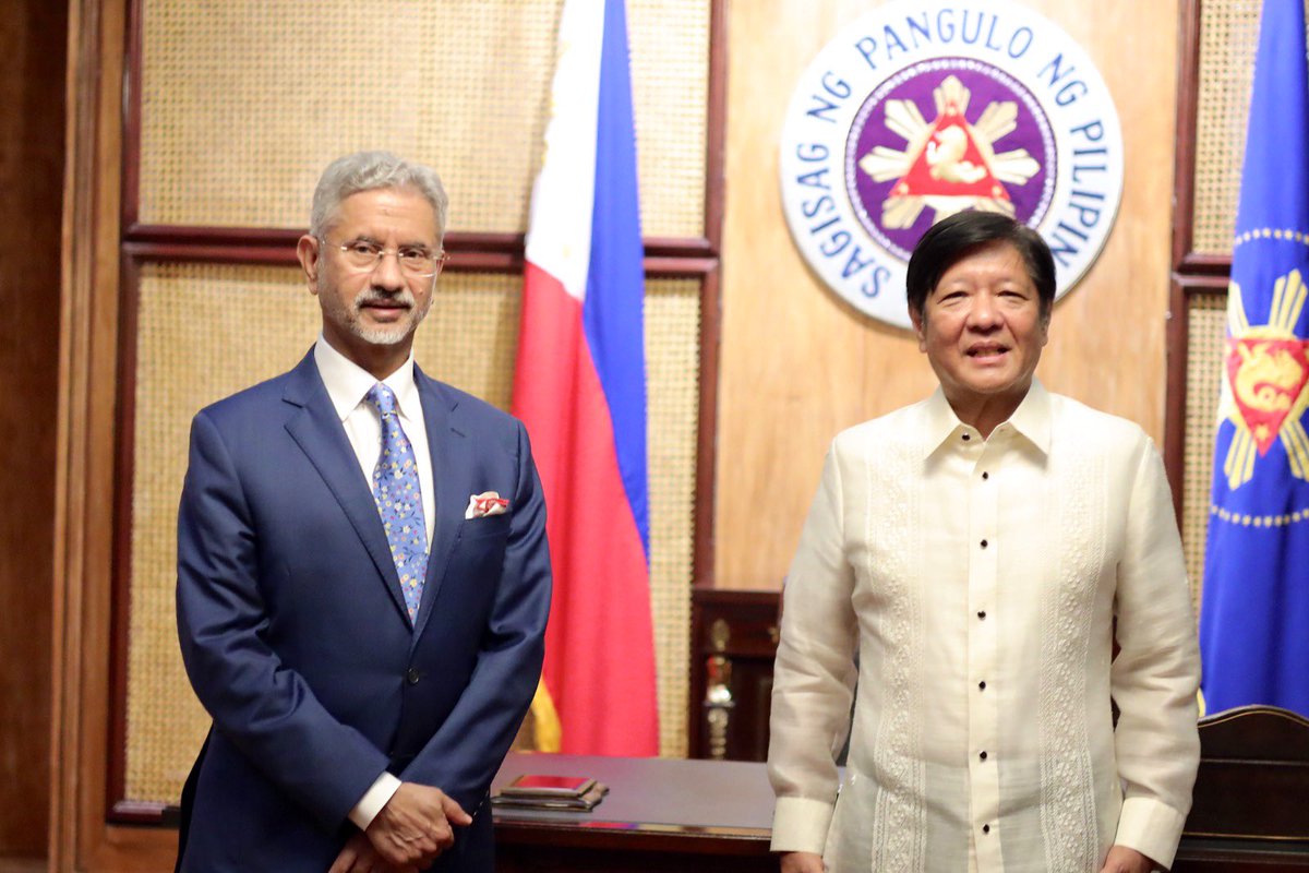 Honoured to call-on President @bongbongmarcos of the Philippines. Conveyed the personal greetings of President @rashtrapatibhvn and PM @narendramodi. Valued his warm sentiments towards the 🇮🇳 🇵🇭 partnership. His guidance for taking it to new areas will strengthen collaboration…