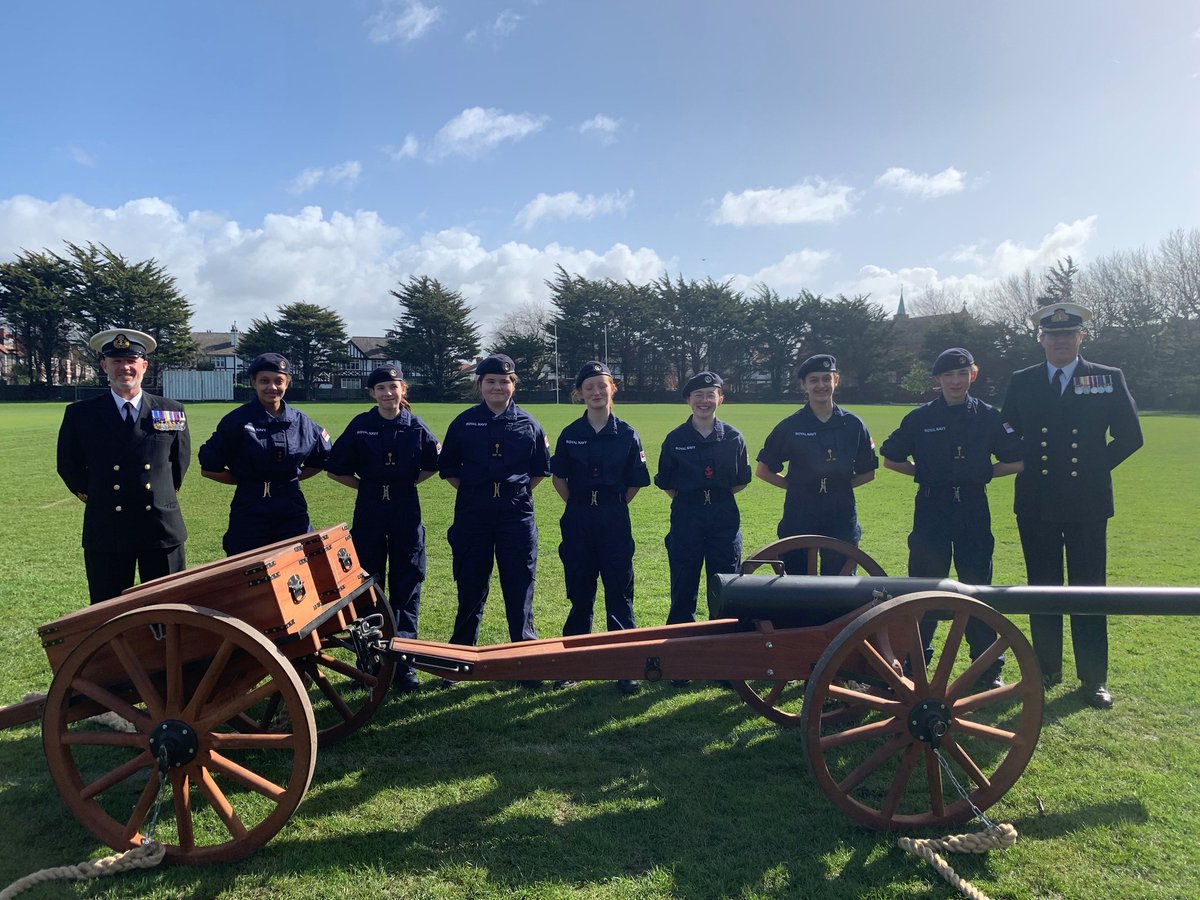 Ship's Company were invited to @MerchantsCrosby school to their open day, seeing various stands such as Navy Cadet Field Gun display and finished with a parade with the salute being taken by @HMSEagletRNR Commanding Officer.