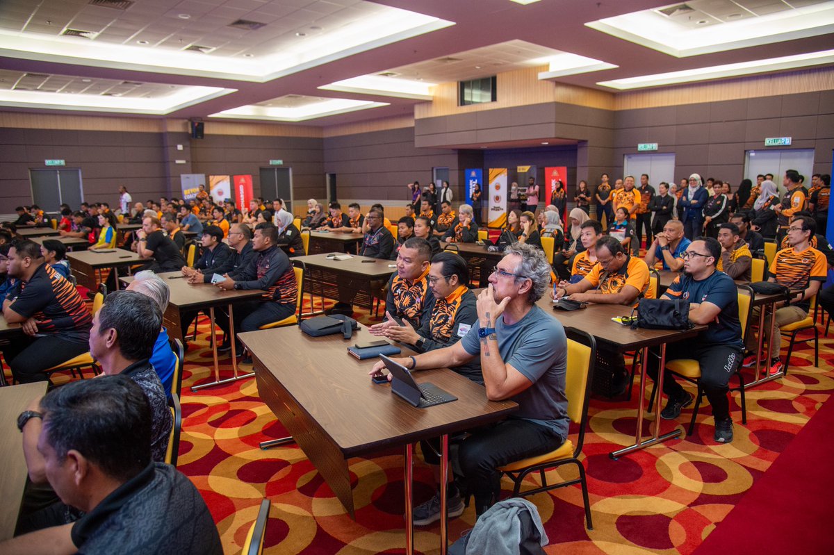 YB Hannah Yeoh, Menteri Belia dan Sukan menyempurnakan Majlis Perasmian 'High Performance Coach Education Series' pada Selasa bertempat di MSN, Bukit Jalil.

Bengkel yang diadakan pada 26 hingga 29 Mac 2024 itu bertujuan untuk mewujudkan budaya prestasi tinggi dalam latihan