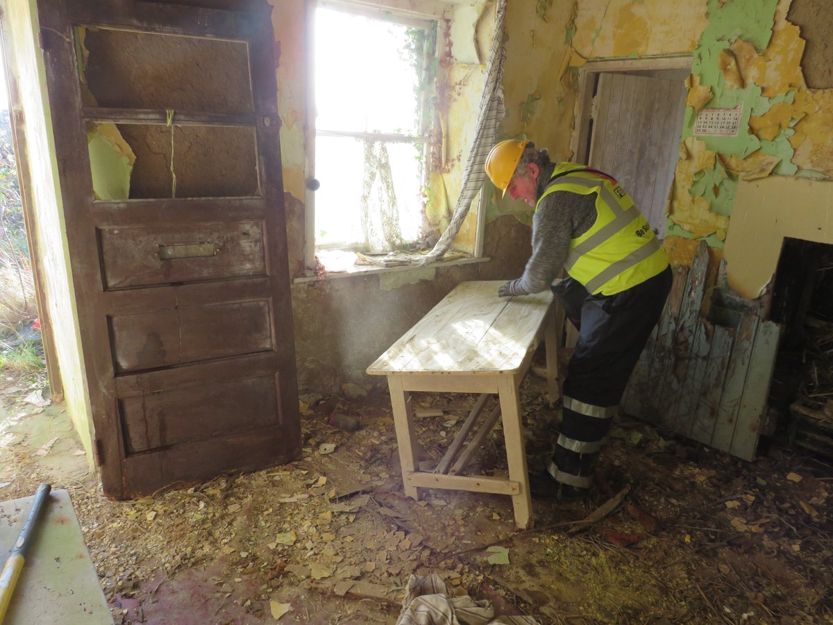 👏 A unique collaboration has ensued resulting in the restoration of old house furniture following works on the N5 Ballaghaderreen-Scramoge project. ✔️ Built Heritage surveys discovered furniture, restoration by the Strokestown Men’s Shed & donated to the Brothers of Charity.