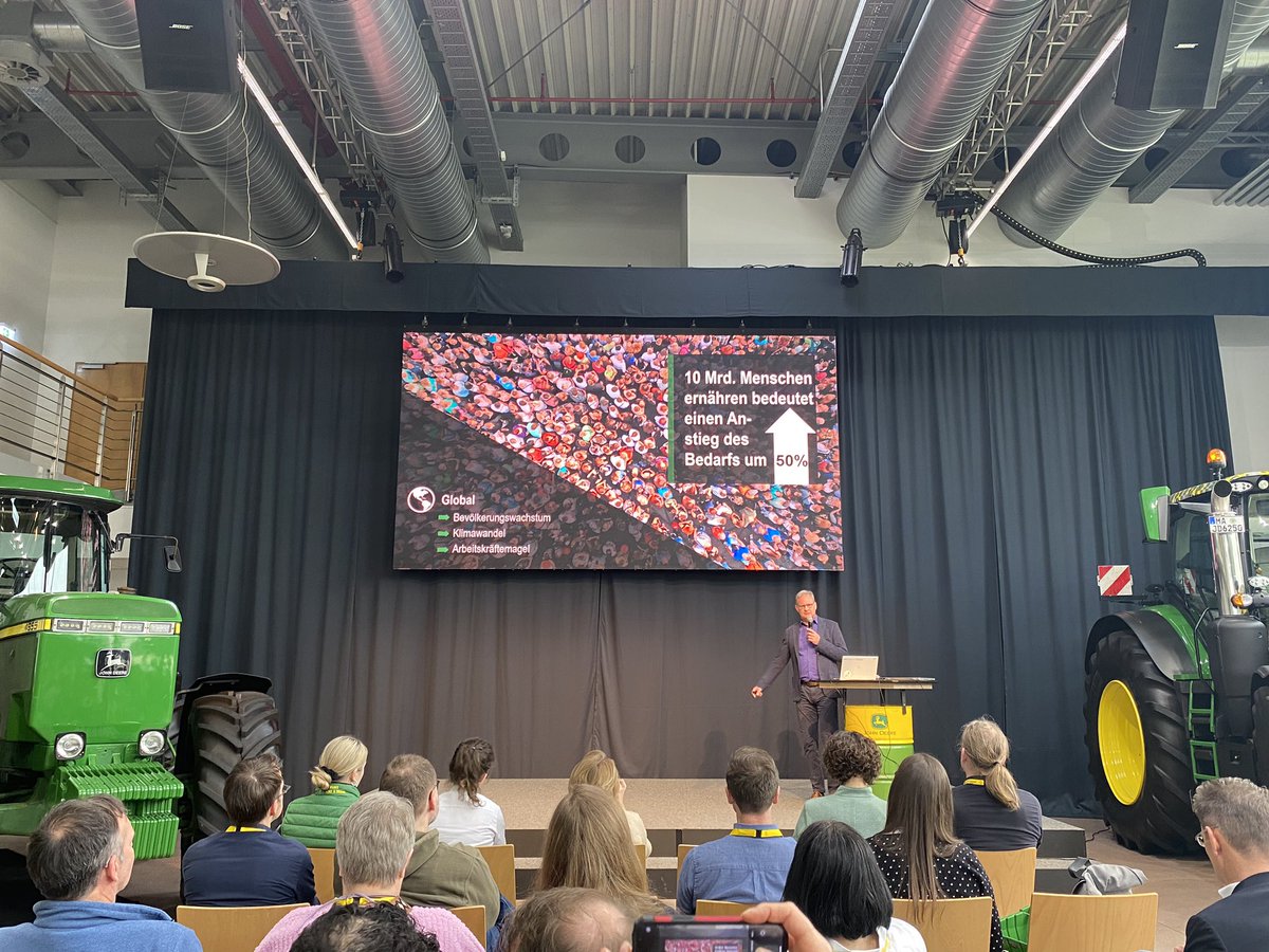 Heute werfen @FreitagZiegler und ich mal wieder einen Blick über den Tellerrand. Viele neue Impulse auf dem AgrarbloggerCamp. #ABC2024 #Landwirtschaft #Ernährungskommunikation