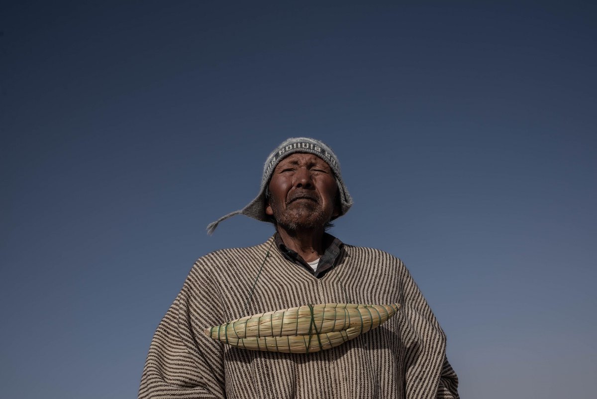 PHOTOREPORTAGE | par Sara Aliaga Ticona (photos) et Nils Sabin (texte)

Les Uru Morato, les « hommes de l’eau » tentent de survivre à la disparition du Lac Poopó en Bolivie

➡️equaltimes.org/les-uru-morato…

#Bolivie #PeuplesAutochtones #IndustrieMinière #Pollution #Patrimoine