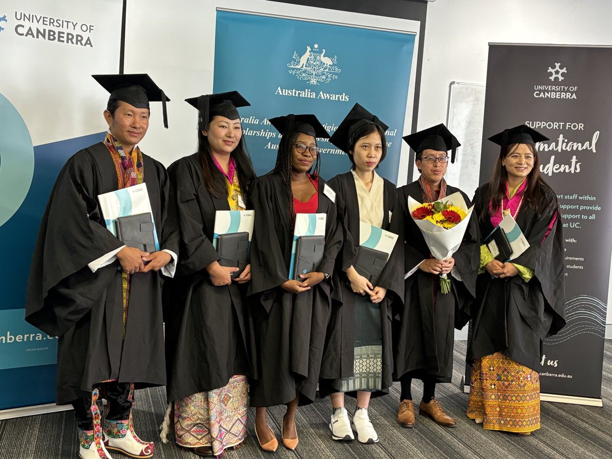 Congratulations to ⁦@UniCanberra⁩ Australia Award students who are completing their degrees with us. Lovely to meet your families and hear about your studies and the joys of living in Canberra. Safe travels back home we know you will do amazing things!