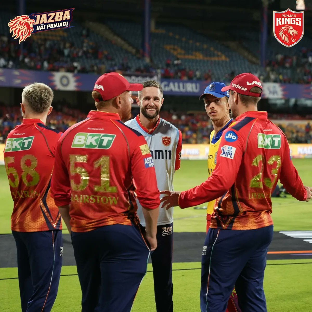 Rivals on the field, buddies off it! 🤜🤛

#SaddaPunjab #PunjabKings #JazbaHaiPunjabi #RCBvPBKS