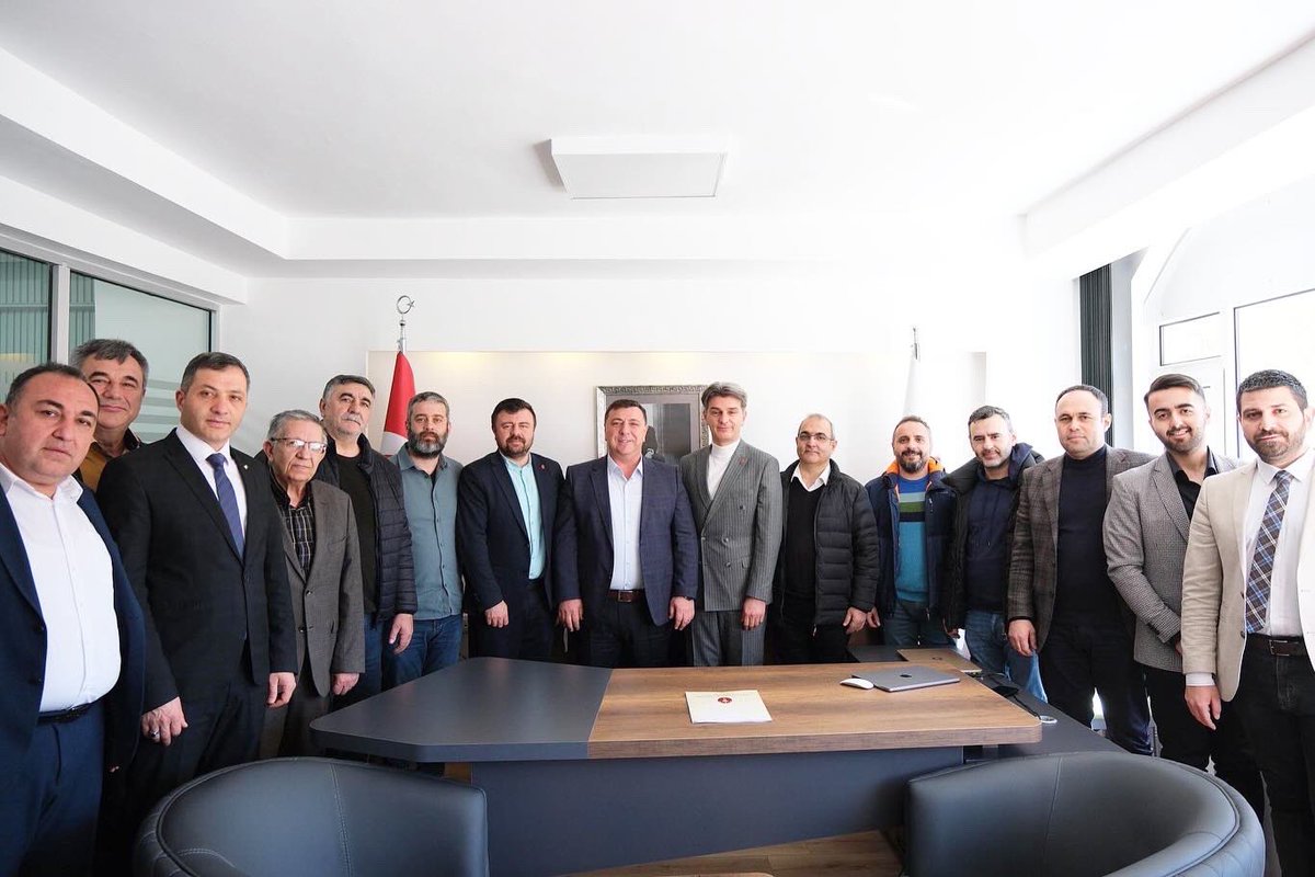 umitsezer26's tweet photo. Odunpazarı Belediye Başkan Adayımız @ozkanalpbaskan ve Meclis Üyesi adaylarımız ile birlikte Eskişehir Bilecik Bölgesi Veteriner Hekimleri Derneği'ni ziyaret ettik.

Eskişehir Bilecik Bölgesi Veteriner Hekimleri Derneği yöneticilerine ve üyelerine misafirperverlikleri için teşekkür ediyorum.

Daha yaşanabilir bir #Odunpazarı ve #Eskişehir için hep birlikte #HazırızKararlıyız
#GönüllerYapmayaGeldim #GerçekBelediyecilik