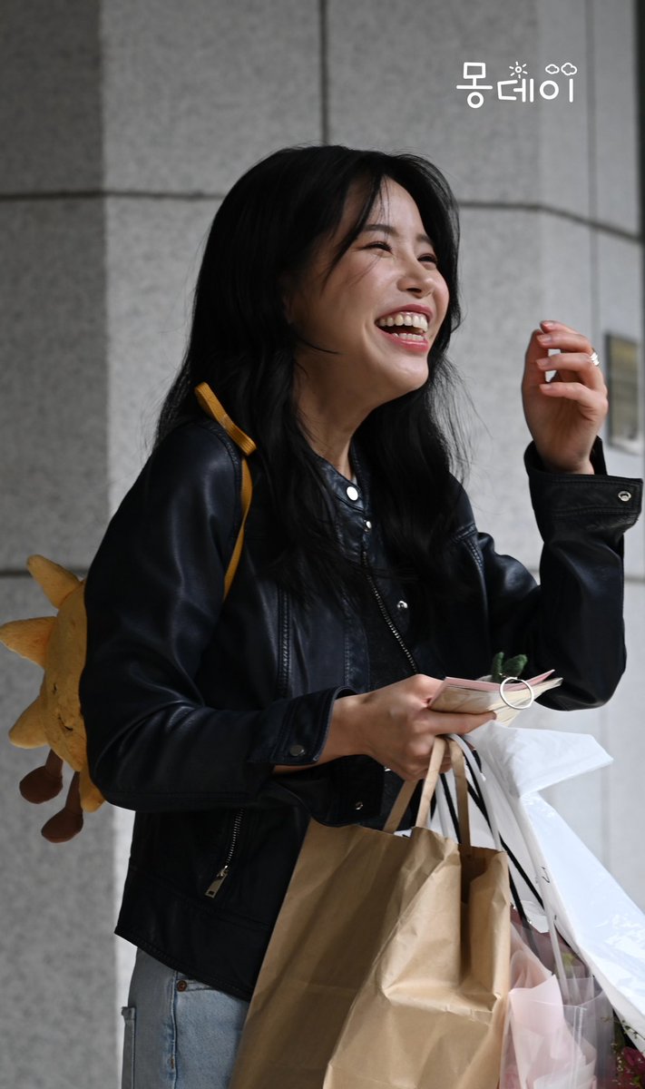 yongsun2da's tweet image. I’m used to her black hair, she’s beautiful anyway