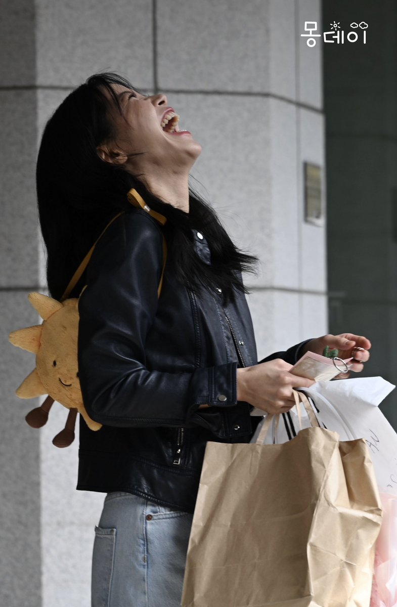 yongsun2da's tweet image. I’m used to her black hair, she’s beautiful anyway