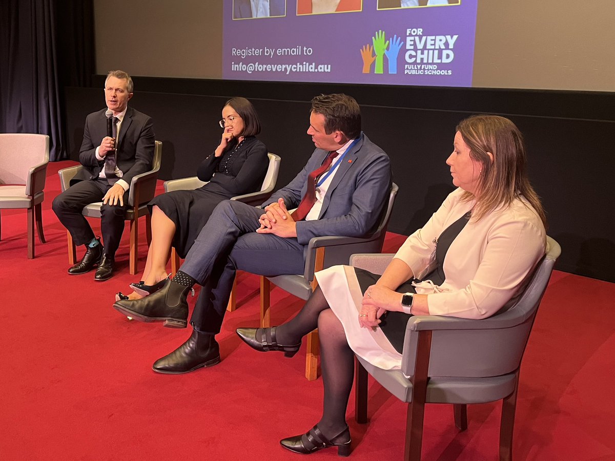 We finished tonight’s event with a short panel discussion where our speakers fielded questions on some of the pressing issues - from the best way to implement wrap-around services in schools, to improving attitudes towards public education & teachers. #auspol