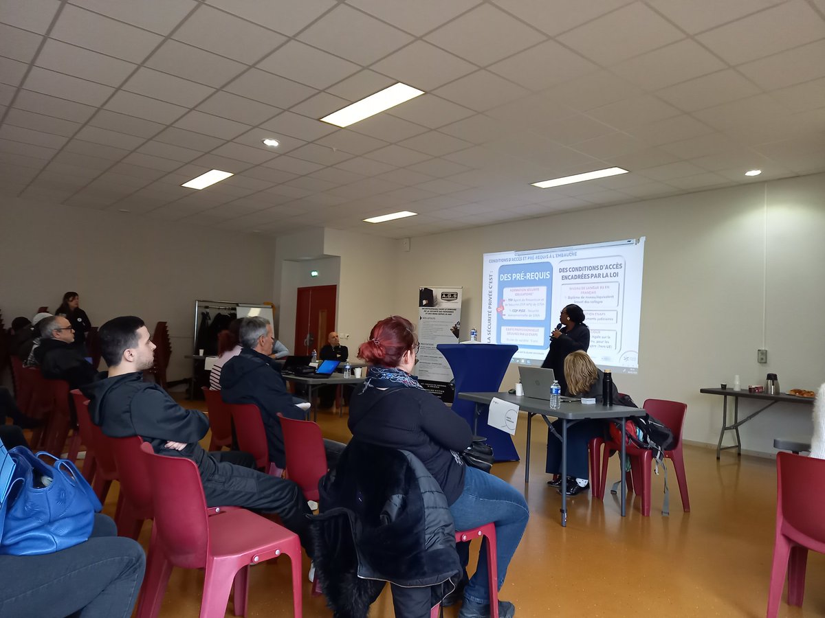 Aujourd'hui à l'espace Concorde d'Arpajon, de nombreux demandeurs d'emploi inscrits à  l'agence France Travail d'Arpajon, ont été conviés à participer à un atelier sur les métiers qui recrutent, notamment dans la sécurité, le transport.
