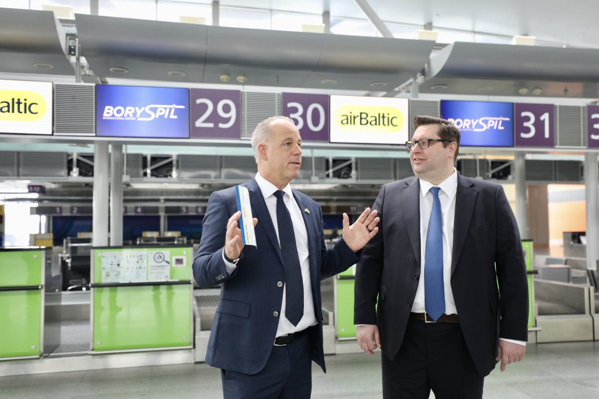 On 25 March, in a visit that adhered to the highest safety and planning standards, our CEO and President @Gaussm together with airBaltic delegation visited Kyiv, Ukraine. There a significant meeting with @OlKubrakov, the Deputy Prime Minister for @minfrastucture and Oleksiy…