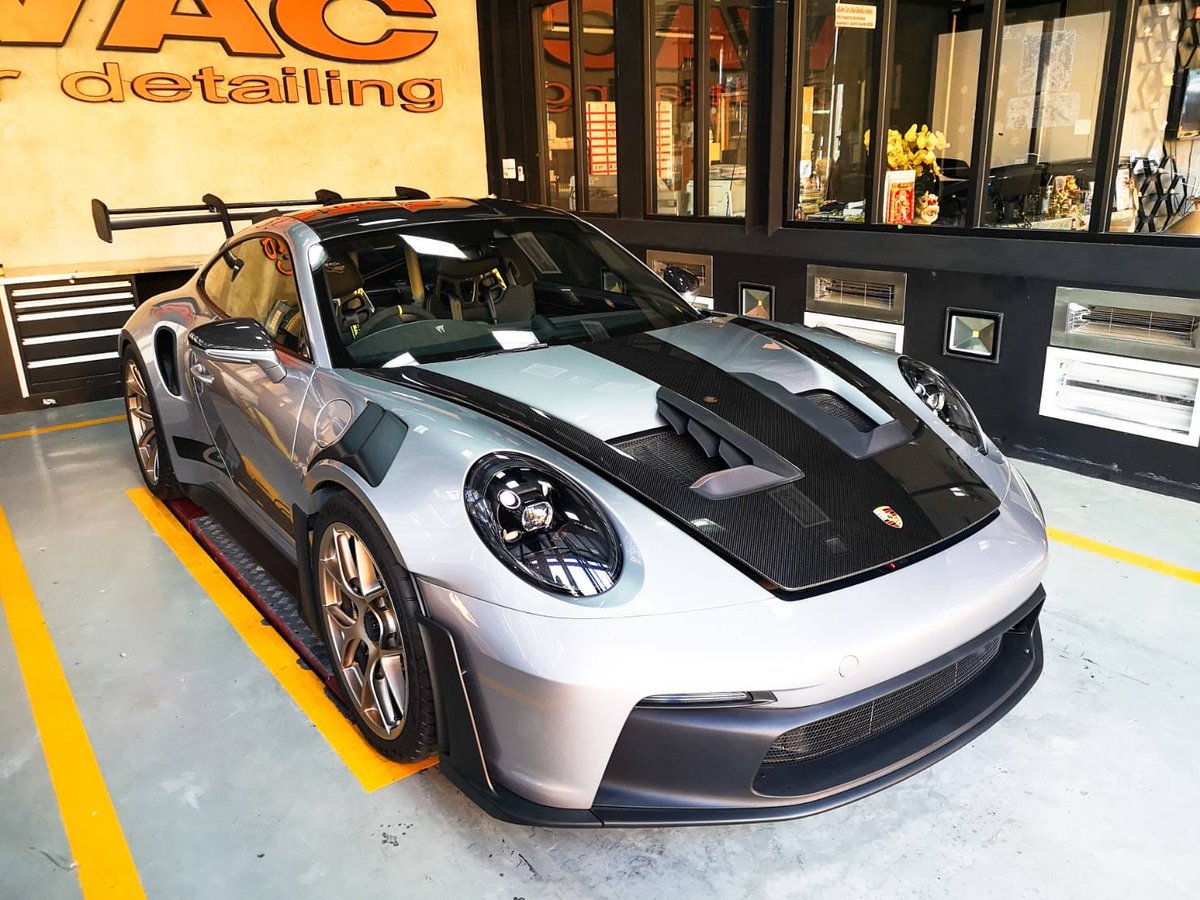 Modesta high quality coating for new Porsche 992 GT3 RS 🔸Modesta BC-05A + Modesta BC-05B 🔸Modesta BC-M (for Matt surface) 🔸Modesta EPC (exterior plastic coating) #carcare #modesta #coating #detailing #cars #porsche #porschecar #porschefans