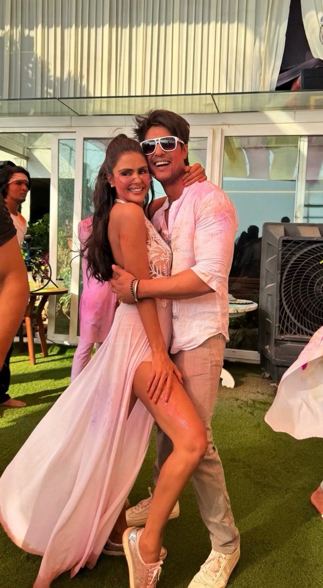Growing in love 
Glowing in love 💖🧿

#PriyAnkit