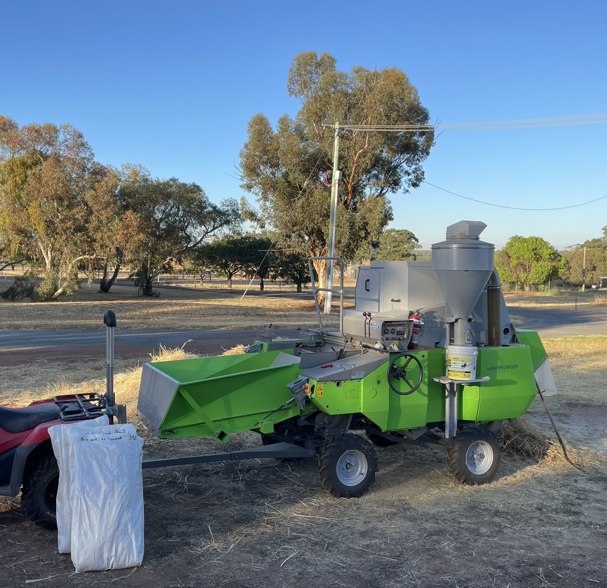 We finished sampling another rice experiment today. Once dried, threshed and weighed the impact of several nutrients on a repeat rice crop will hopefully become clearer. @AgriFuturesAU @RiceExtension