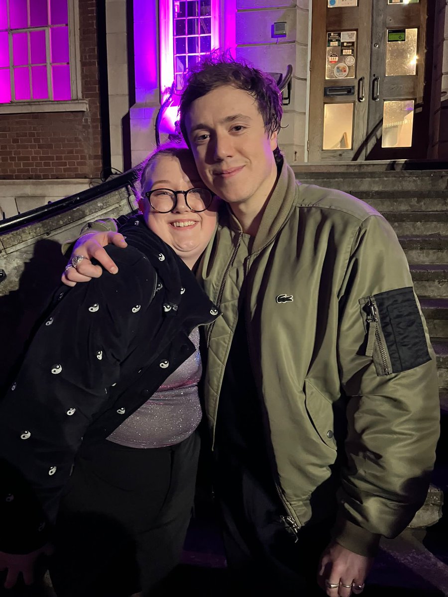 Amy 🩷💜💚 tweet media