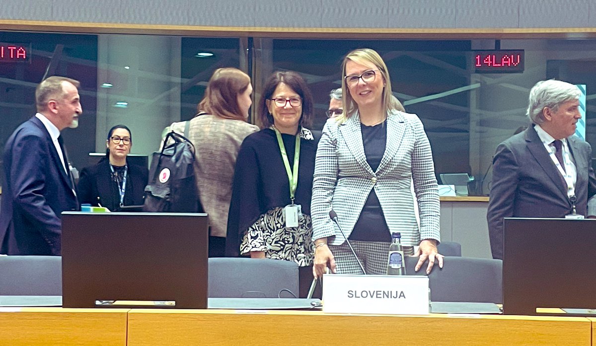 #AGRIFISH Minister Mateja Čalušić represents 🇸🇮 at the #AGRIFISH Council.   On the agenda: ️🐷🌲🌾 @EU_Commission information &discussion on rapid and structural responses to the current situation in the agricultural sector #CAP 🇪🇺🇺🇦 market situation