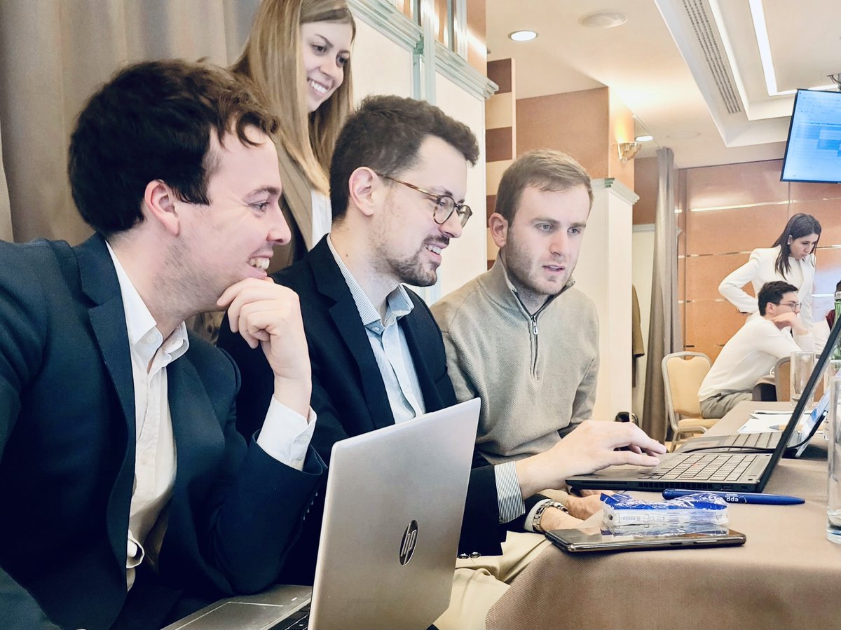 What are threats to democracy in the EU?🇪🇺
Which vulnerabilities emerge? Which risks to look out for? 
With young political minds from all over the EU, we're in Zagreb to apply "Strategic Foresight" for political risk analysis.
#Democracy #EuropeanUnion  <a href="/HSSde/">HSS</a> <a href="/AndreaCovic/">Andrea Covic Vidovic</a>