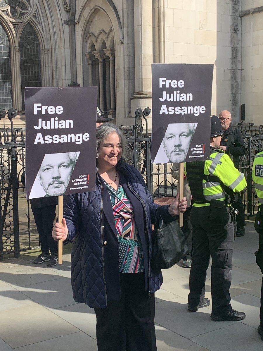 #FreeAssangeNOW