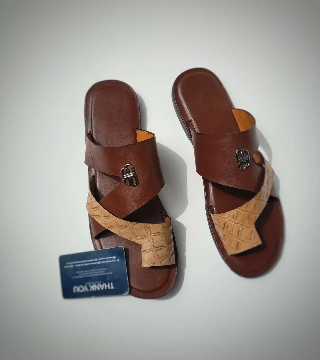 JEHOVAHBUKUNMI's tweet photo. When you buy from me, you're buying a piece of art that you can wear ๐
#madewithleather #handmade #leatherwork #shoemaker #leatherworkshop #osunshoemaker #osun #ilesa #leatheressentials #explore https://t.co/OPh7MX2aR2