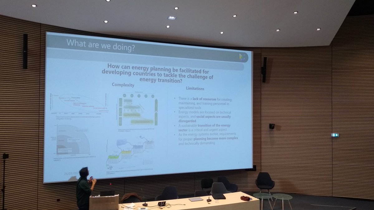 Carlos Fernandez from Bolivia presenting a suite of #opensource models tailored to countries from the Global South