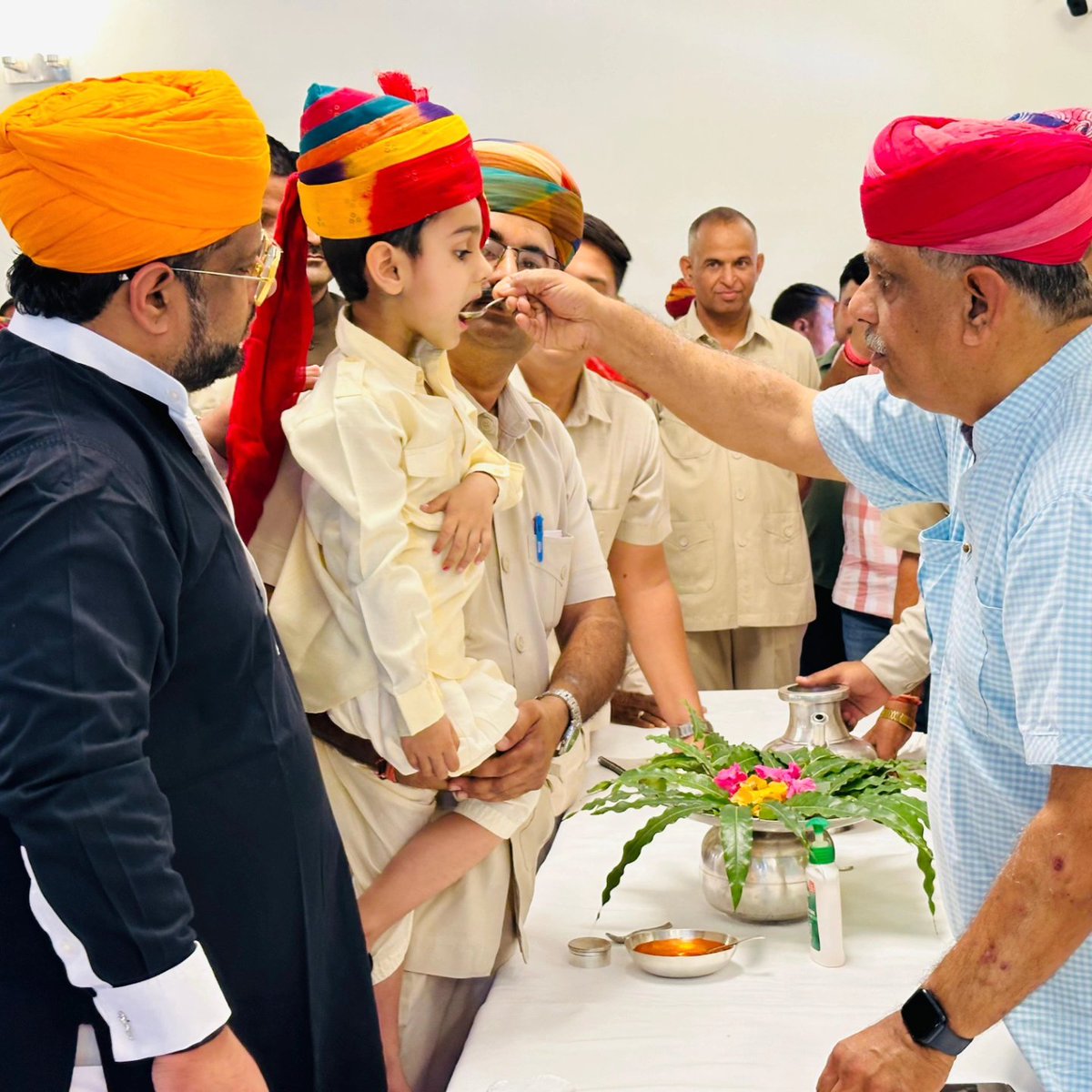 चिकित्सा विभाग 8 कैडर की भर्ती (लैब टेक्नीशियन,रेडियोग्राफर,डेंटल टेक्निशियन ,नेत्र सहायक, ईसीजी टेक्निशियन, फार्मासिस्ट,नर्सिंग ऑफिसर,महिला स्वास्थ्य कार्यकर्ता ) में से डेंटल टेक्निशियन, नेत्र सहायक,ईसीजी टेक्निशियन 3 कैडर को नियुक्ति दिला दी सर उसके लिए <a href="/BhajanlalBjp/">Bhajanlal Sharma</a>