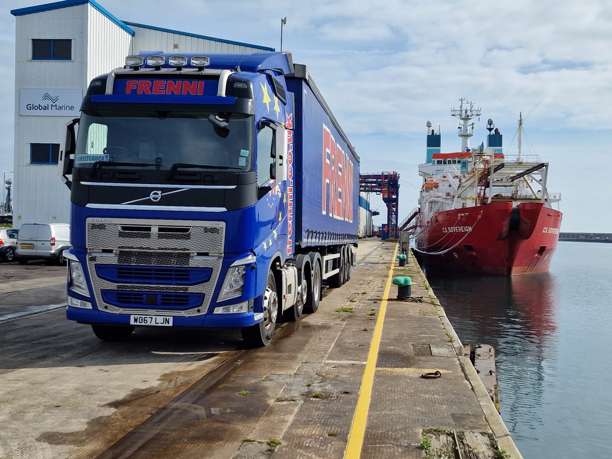 Portland Dock delivery
#frennitransport #portlanddock #generalhaulage