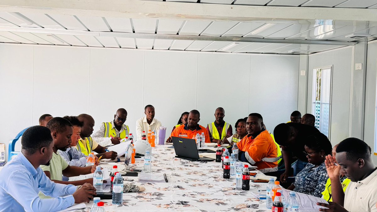 #MWEworks: @min_waterUg through the Urban Water Supply and Sewerage Services Department has held the second site meeting for the construction of Tirinyi, Kibuku, Kadama and Budaka Water Supply and Sanitation Project at the Budaka District Campsite.