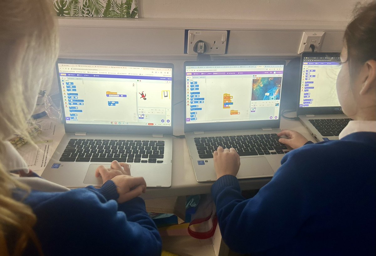 Y5Redgate's tweet photo. Lots of resilience on show from our Year 4 code detectives this week! We’ve had lots of fun trying to fool our friends by creating our own algorithms in @scratch but placing a bug in the code for them to find and fix. #RCPComputing #RCPWeCollaborate https://t.co/vX4vTncrKm