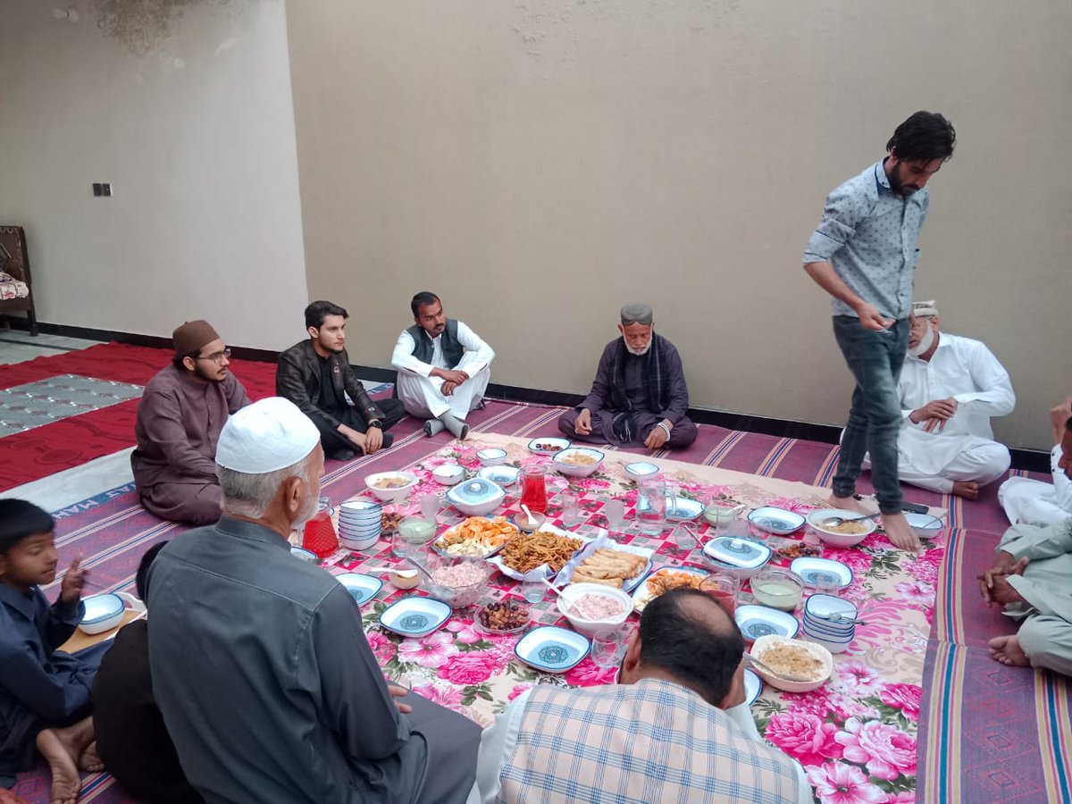MSMofficialNP's tweet photo. مصطفوی سٹوڈنٹس موومنٹ پی پی 17 کے زیر اہتمام درود سرکل و افطار ڈنر کا اہتمام کیا گیا جس میں خصوصی شرکت صدر MQI راولپنڈی انار خان گوندل اور نعمت اللہ طاہر کیانی صدر MSM پی پی 17 نے کی۔

#MSMPP17 #DuroodCircle #MSMOfficialNP #MSM_Rawalpindi_Central #IftarDinner #MSMNPUNJAB https://t.co/uietMHoolB