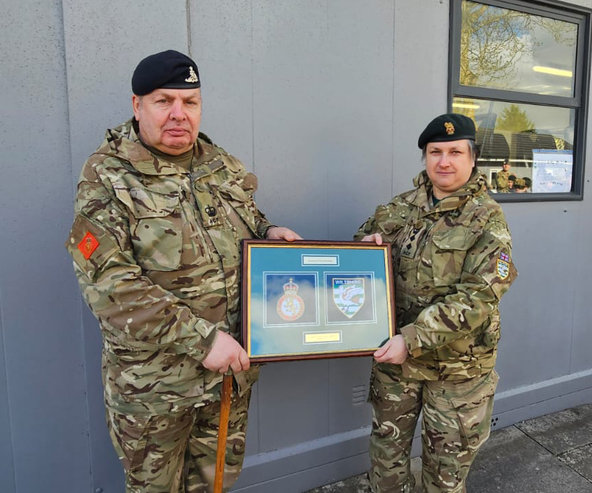 CSM Ian Hutchinson Sunday we said goodbye to Gold Company CSM, Ian Hutchinson. Ian has been with Wiltshire ACF since 2013 but is now moving back to his home county, up North. Colonel Britt Haggerty presented him a leaving gift on behalf of the county We all wish him luck