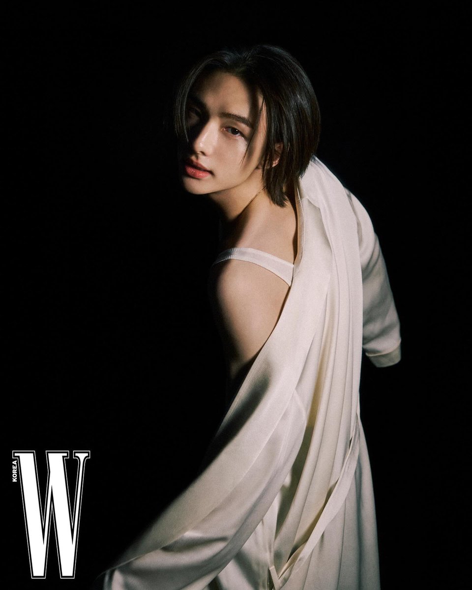 #HYUNJINxKILIAN
#Hyunjin #현진