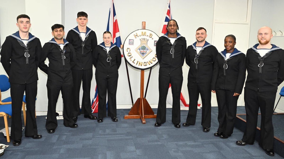 Huge congratulations to the exceptional members of AB(MW) 2203 for completing their course and receiving certificates from Lt Cdr Greg Richards. Best of luck as you start your new careers in the #RoyalNavy! You're destined for greatness! #MineWarfare #RNCareers #ProudtoServe