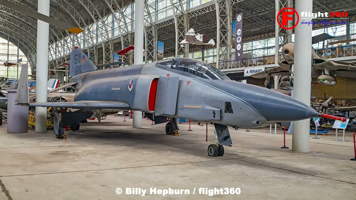 McDonnell Douglas F4 Phantom in the aviation hall of the Royal Museum of the Armed Forces, Brussels, Belgium. 🛩️⚔️📍📷
#avgeek #aviation #aircraft #military #jet #usa #museum