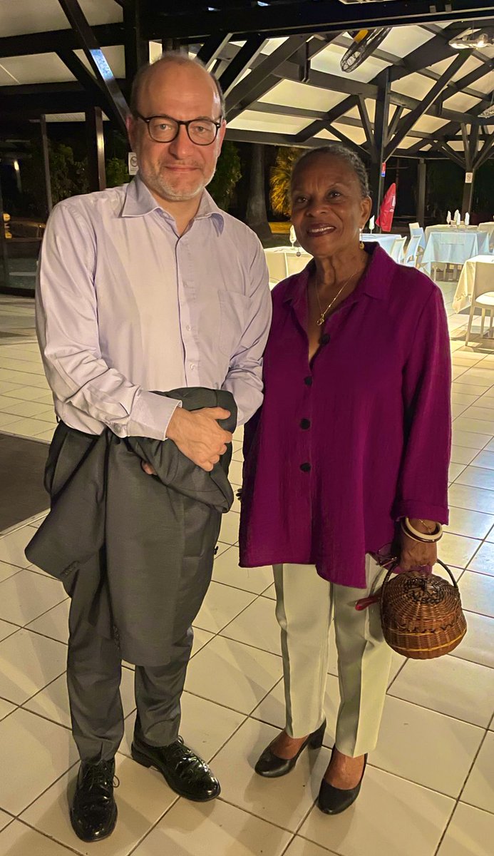 Bonheur et honneur de retrouver @ChTaubira chez elle en #Guyane à l’occasion de la visite du Président de la République, comme nous nous l’étions promis🙏🏼