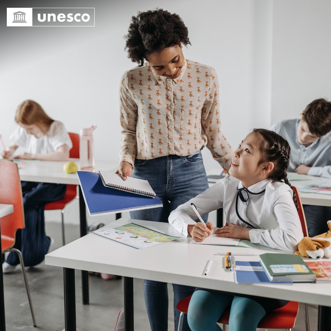 🚨 44 million primary and secondary teachers are needed by 2030 to provide quality education.

A few solutions:
🔺Ensuring decent work
🔺Fostering innovation in teaching
🔺Promoting equity, diversity and inclusion
Let's #InvestInTeachers!

Learn more:
unesco.org/sdg4education2…