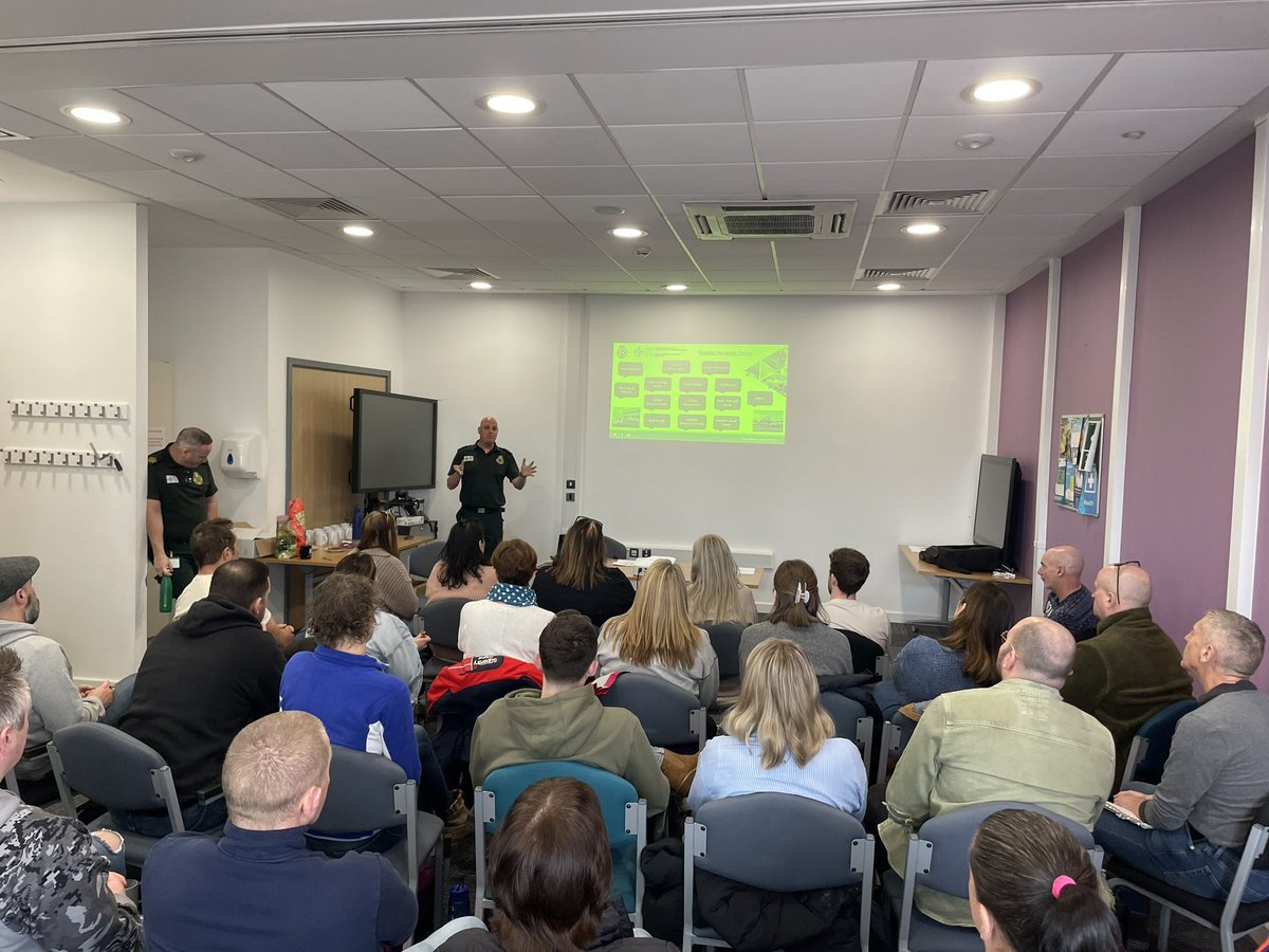 ianbinnington's tweet photo. Great start to Flintshire &amp; Wrexham Locality CPD event. 29 EMS clinicians attending the Senior Paramedic hosted event @MarkandFfi @jasonkillens @AndySwinburnQAM @brynmt1971 @WelshAmbulance @LizWedleyWAST @HocoWast https://t.co/8i5q7pUmak