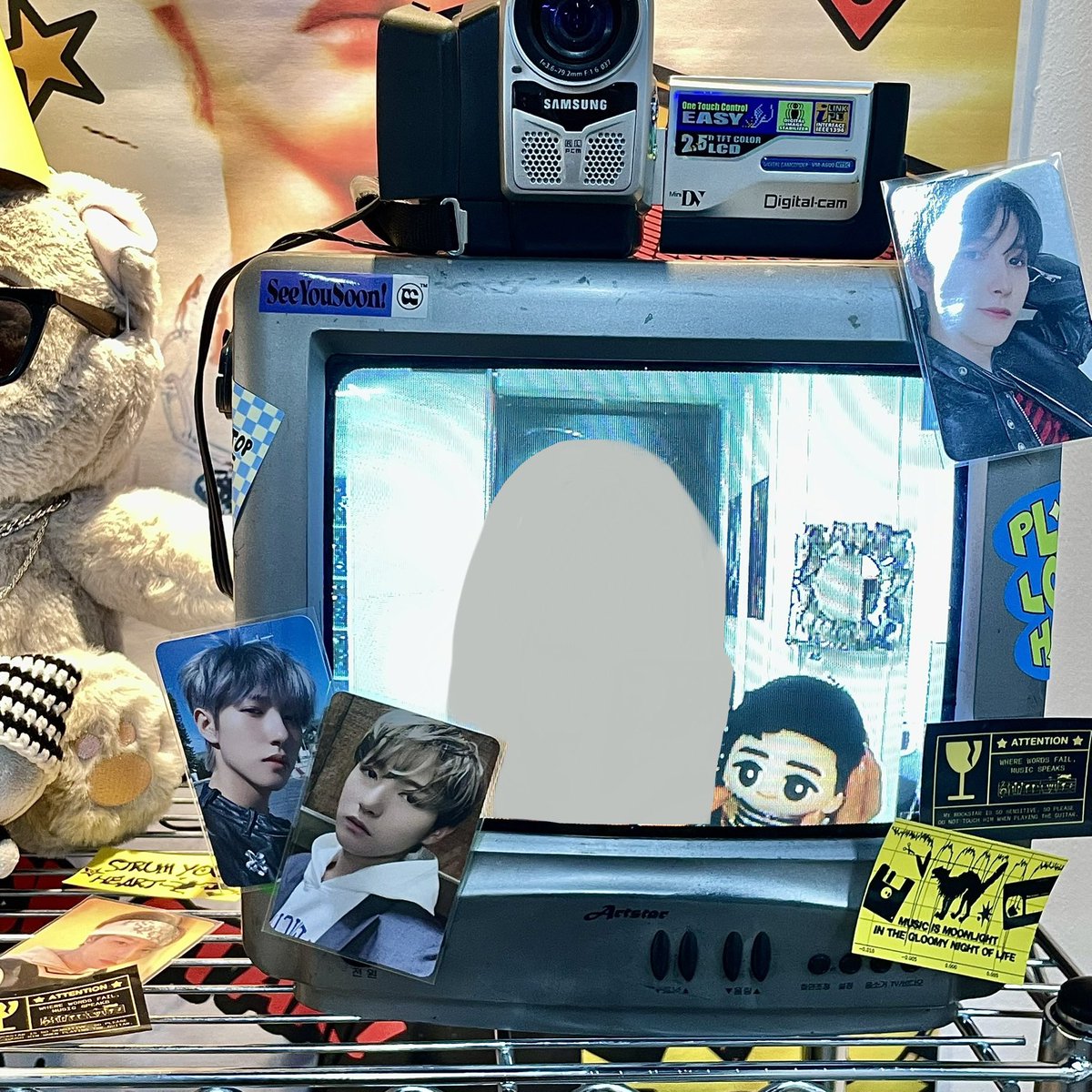 sosweetnsohot's tweet photo. #이_울림이_번져갈_323 
#Strum_Your_Heart 

너무 취향이라 주말내내 방문한 락스타 캣의 공연🎸❤️‍🔥
𝙍𝙊𝘾𝙆𝙉𝙍𝙊𝙇𝙇🤘🏻🤘🏻🤘🏻🤘🏻 https://t.co/PW0evHIEzm