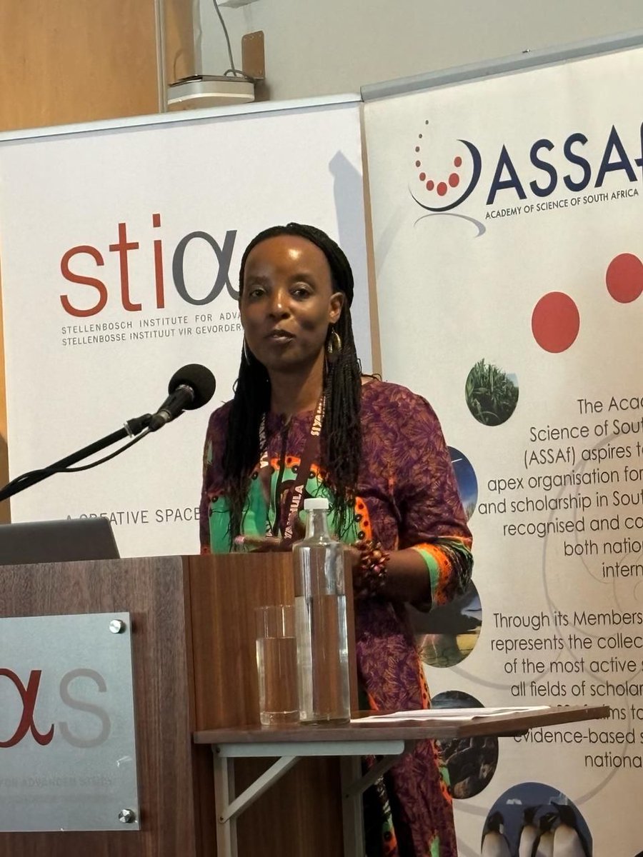 On Monday, Prof Loretta Baldassar @EdithCowanUni presented her final lecture as the ASSAf Distinguished Visiting Scholar at @STIAS_SA @StellenboschUni @leslieswartz @marchettimercer @theogio100 @HSoodyall