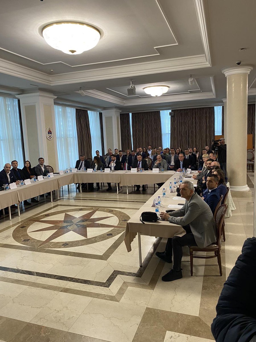 📍На презентацији поводом почетка рада Сајбер академије Републике Српске, која је одржана у Административном центру Владе Српске данас је говорио министар др Жељко Будимир.