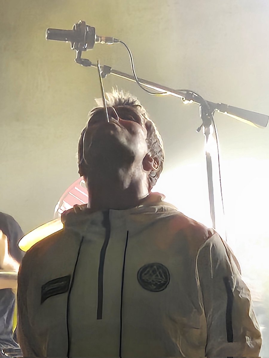 mills197005's tweet photo. @liamgallagher Cracking night https://t.co/vLQVUGrERO