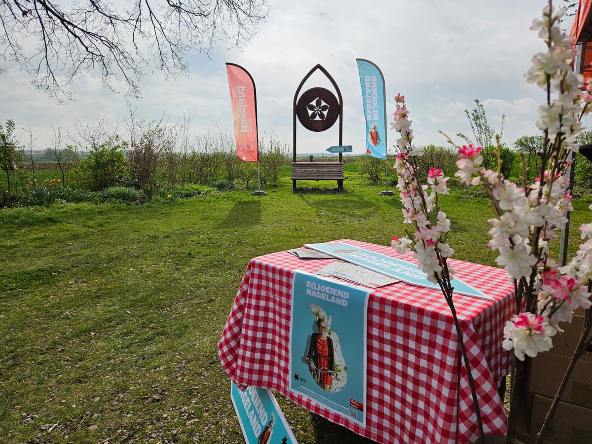 .<a href="/VisitVlaBrabant/">Visit Vlaams-Brabant</a> organiseert in april en mei, samen met 13 gemeenten, ‘B(l)oeiend Hageland. Deze campagne zet de bloesems in de kijker via een fiets- en wandelaanbod met meer dan 100 adressen onderweg, van een ijsjesbar tot een bloesemterras.