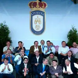Dalaienator's tweet photo. Siempre a tu vera dicen estos caraduras.
En el palco del ACF, intento de sustituir al @RealOviedo , aparecen DOS alcaldes del PP como impulsores del proyecto.
Y el TERCERO, el ACTUAL, también fue socio de ese engendro. 
Vaya cara más dura tiene esta gente. https://t.co/GV8YEUSowH